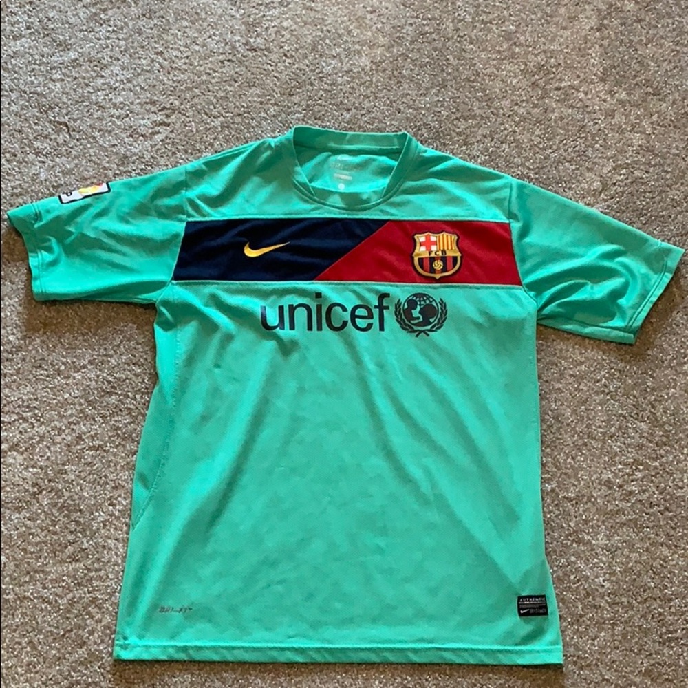 2010-2011 FCB Jersey. Size Large.